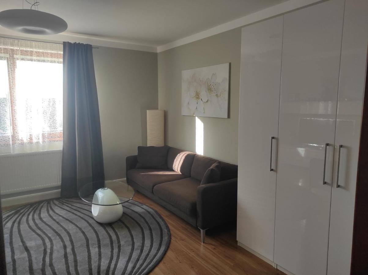 Domo Apartment Stredokluky Luaran gambar