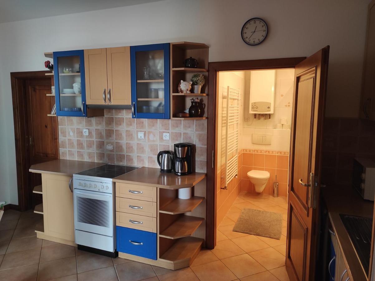 Domo Apartment Stredokluky Luaran gambar